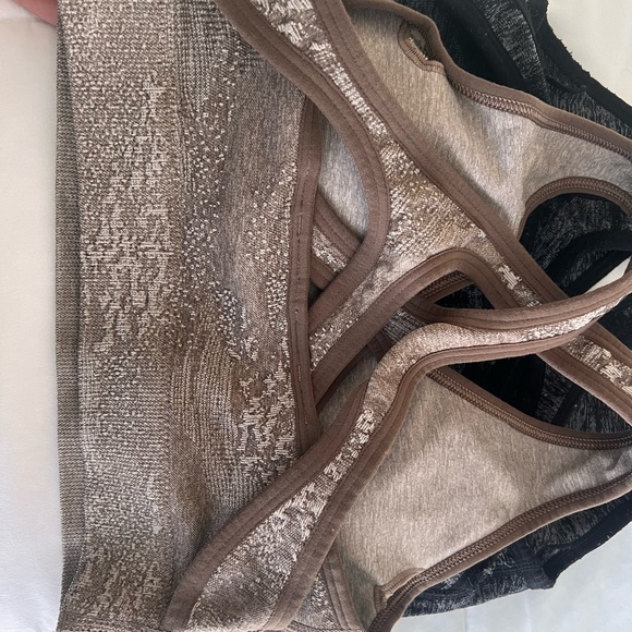 2 gymshark adapt camo bras - Picture 6 of 10